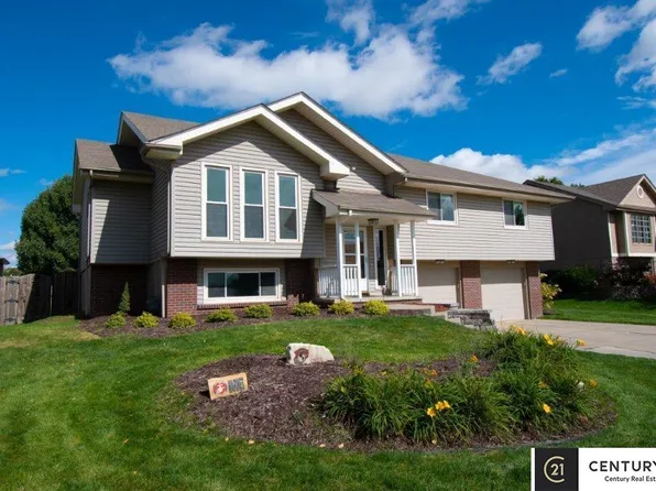 1812 Ashwood Ave, Papillion, NE 68133