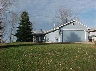 8427 Rosewood St, Dexter, IA 50070