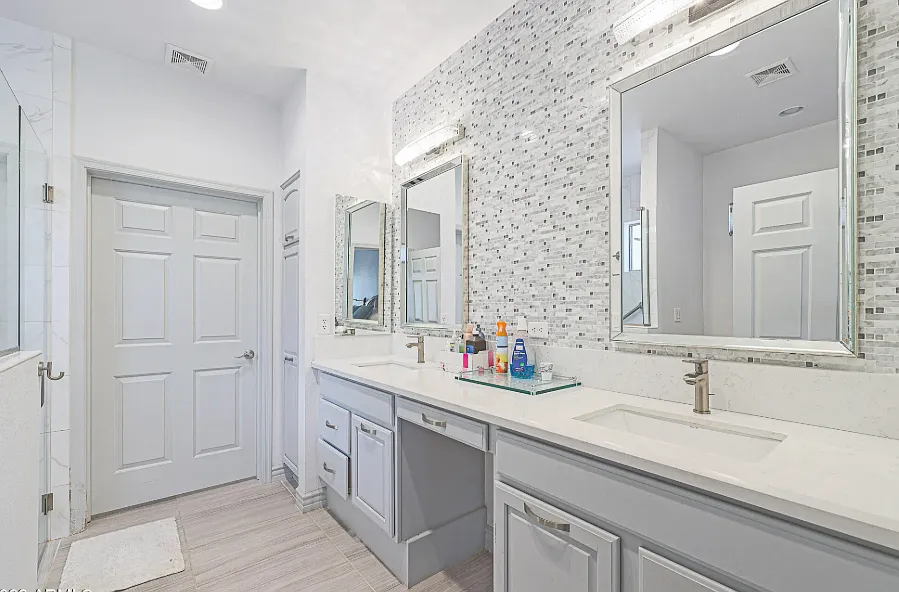 2 bed, 2204 sqft, $3,200 — Photo 4