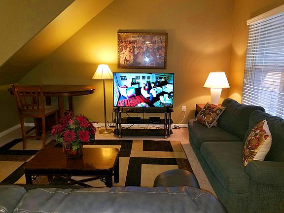 NICE LIVING ROOM FOR THE ENTIRE FAMILY