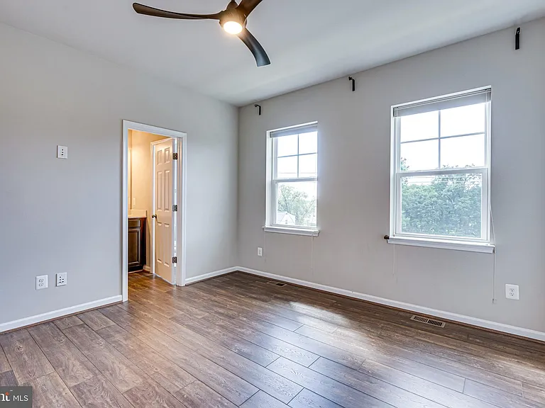14263 Travilah Rd — Photo 25