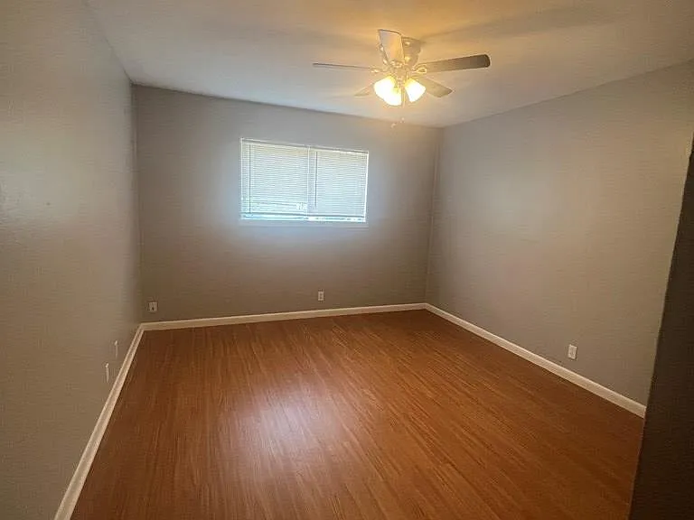 100A Hilltop Dr — Photo 8