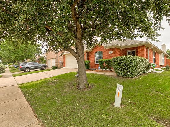 3rd image of 1075 Twin Brooks Dr