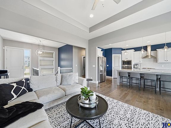 3rd image of 6516 Julia Cir