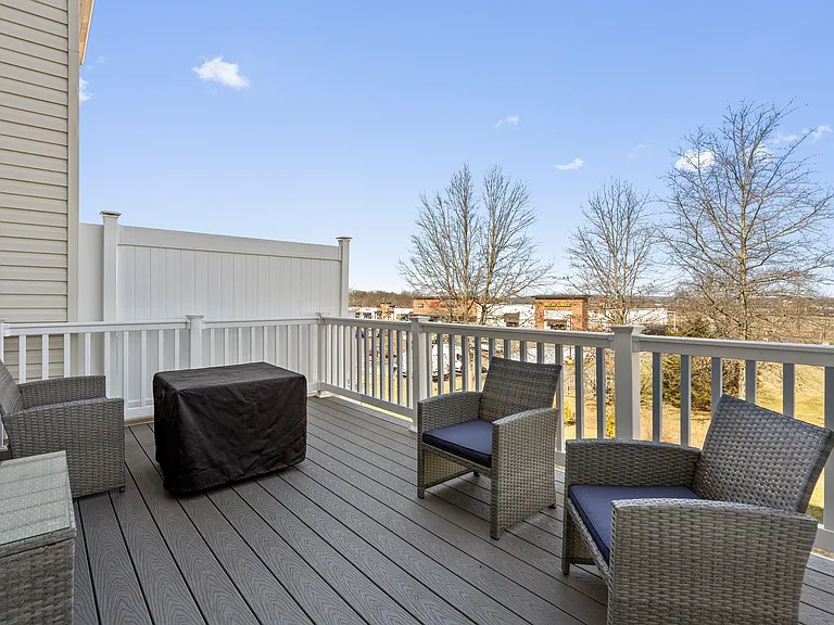 204 Station Dr — Photo 35