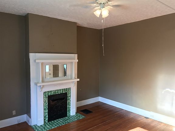 3rd image of 1916 Howell St
