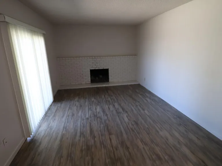 3342 W Oswego Ave — Photo 9