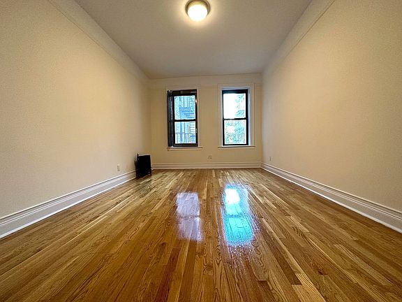 4th image of 2 S Pinehurst Ave APT 2G