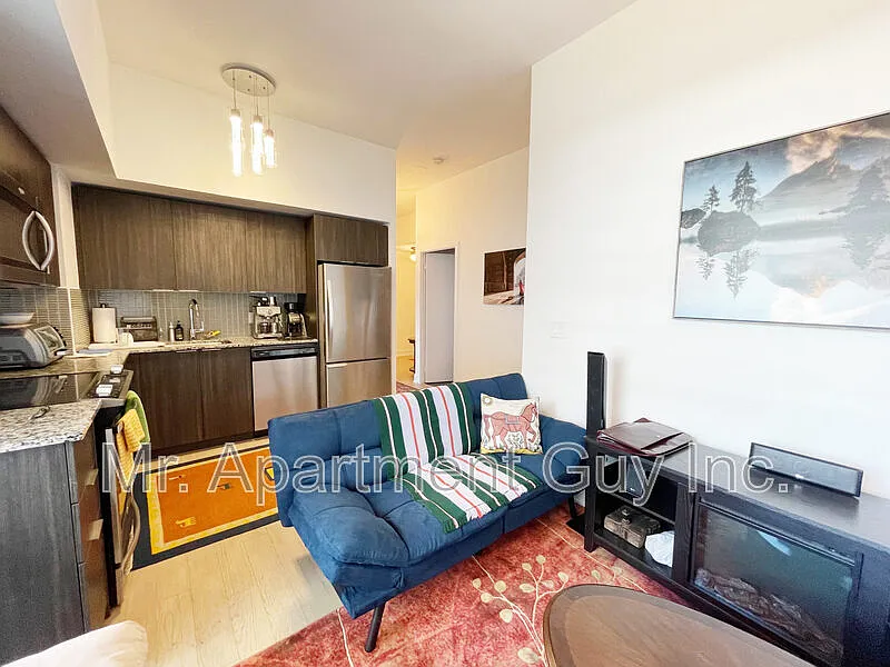 20 Shore Breeze Dr — Photo 3