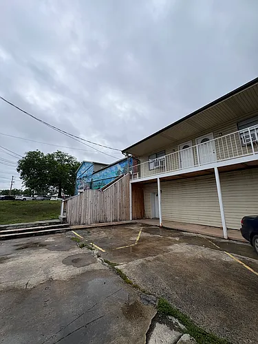 162 E Race St Photo 1