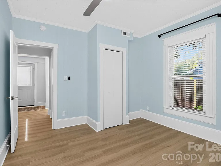 204 E McNeely Ave — Photo 19