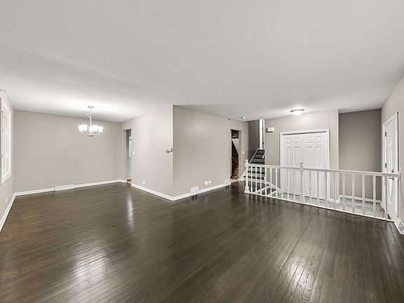 3rd image of 535 Irmen Dr