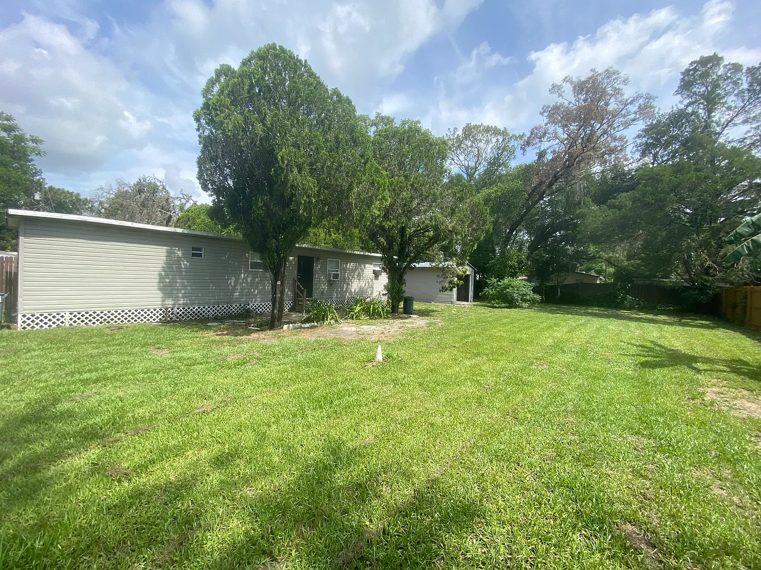 2 Bedroom, 1 Bathroom In Zephyrhills — Photo 3