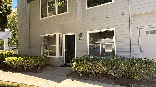 1640 Parkview Green Cir #1640 Photo 1