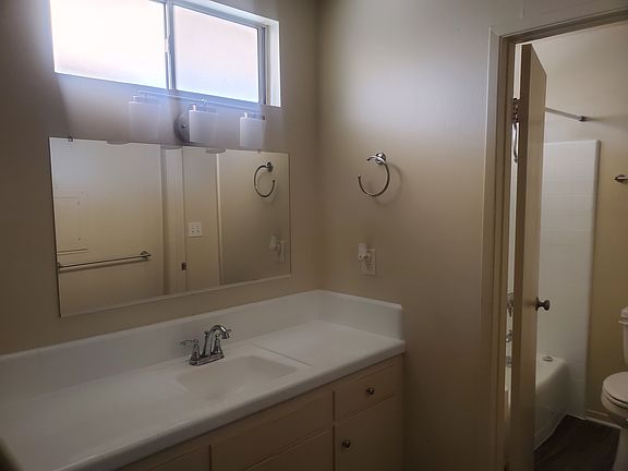 4th image of 100 N Hope Ave #67
