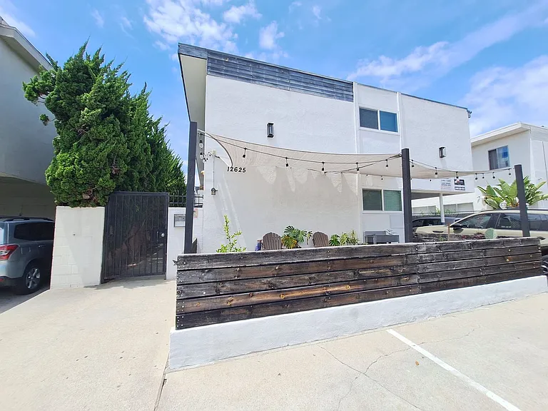 12625 Pacific Ave #9 — Photo 13