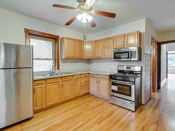 3rd image of 5312 W Wrightwood Ave #1