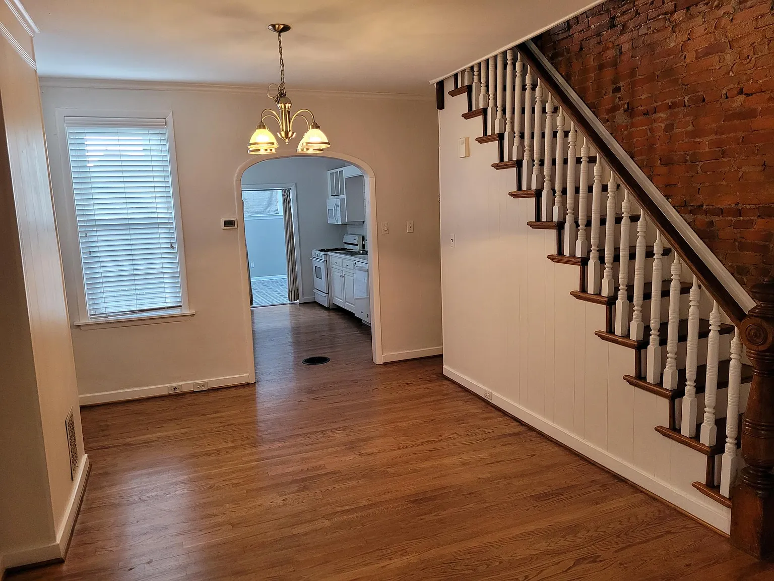 2 bed, 1.5 bath, 1200 sqft, $2,300 — Photo 4