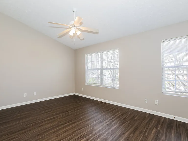 2286 Strathmoor Manor Dr — Photo 11