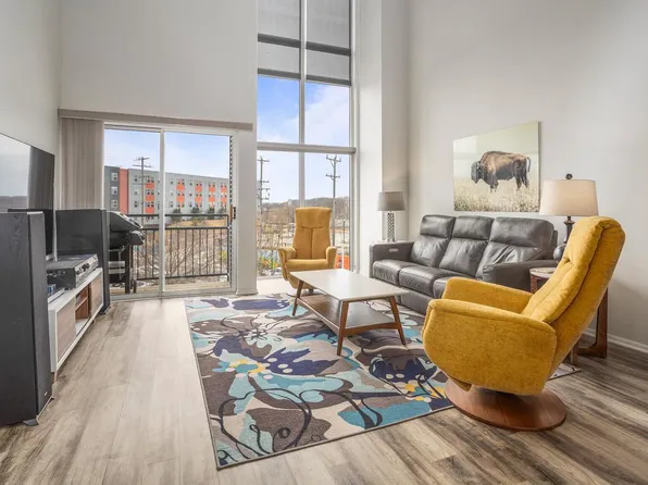 2121 South Kinnickinnic AVENUE #106, Milwaukee, WI 53207