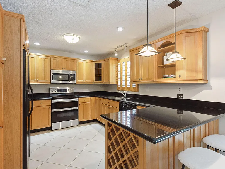 3101 Pierson Dr — Photo 11