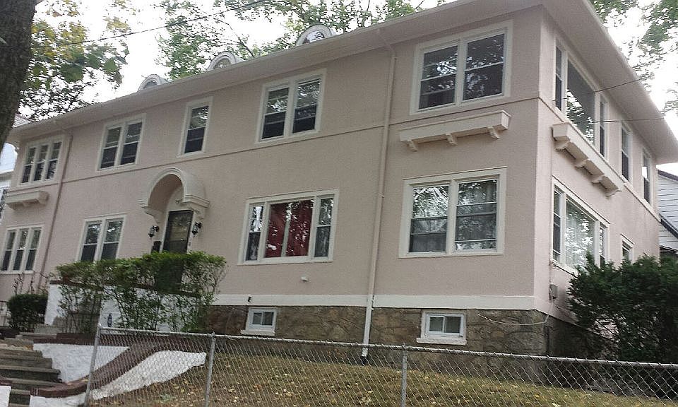 1st image of 404 Warwick Ave