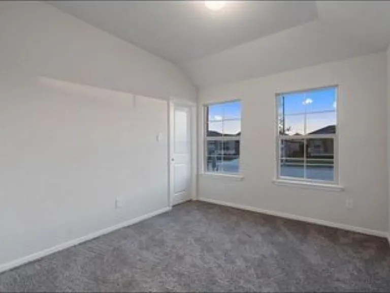 321 Youngblood Ln — Photo 6