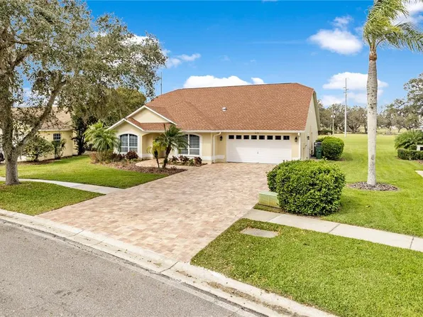 6741 Northlake Dr, Zephyrhills, FL 33542