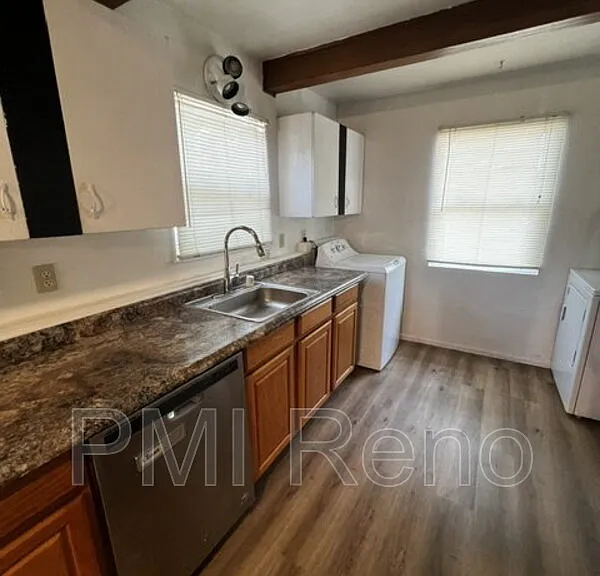 345 Raffetto Dr — Photo 6