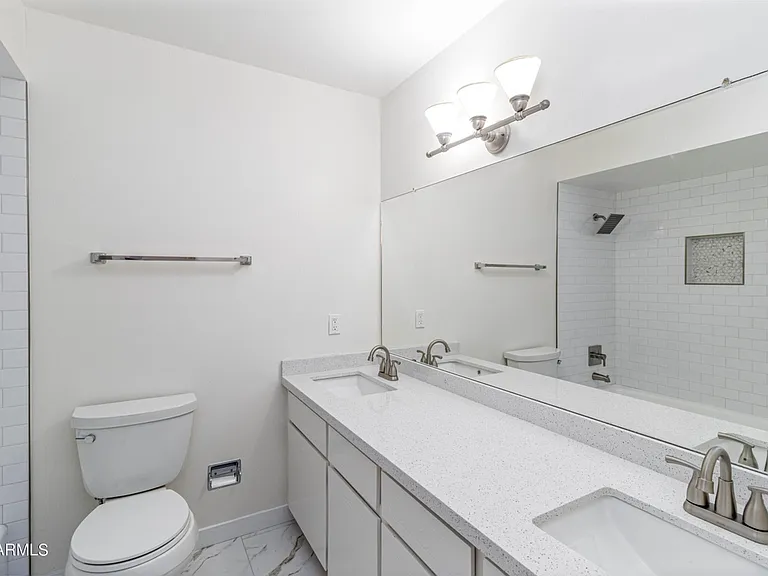 1303 W Devonshire St #1 — Photo 17