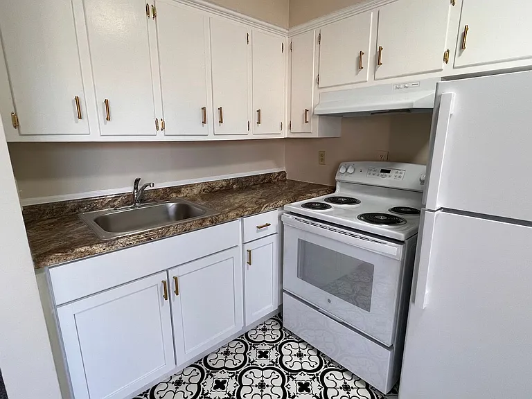 Kingston Landing Apartments — Photo 16