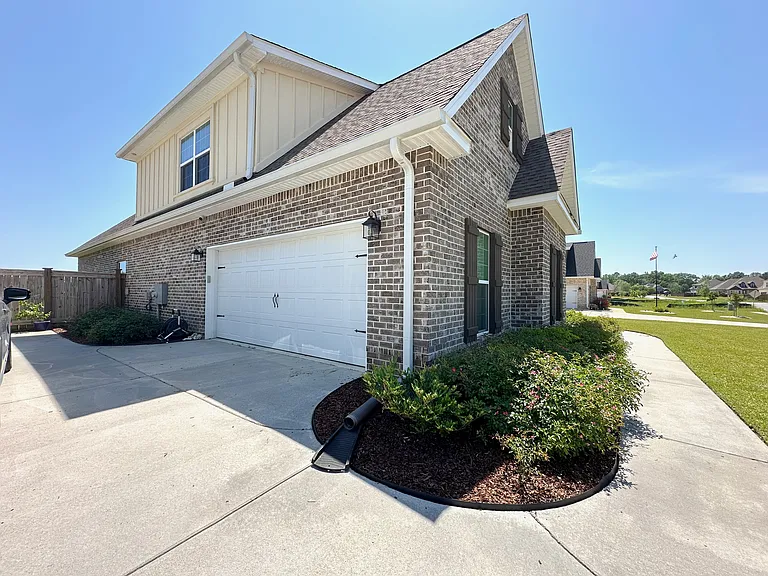 410 Stonegate Trl — Photo 24