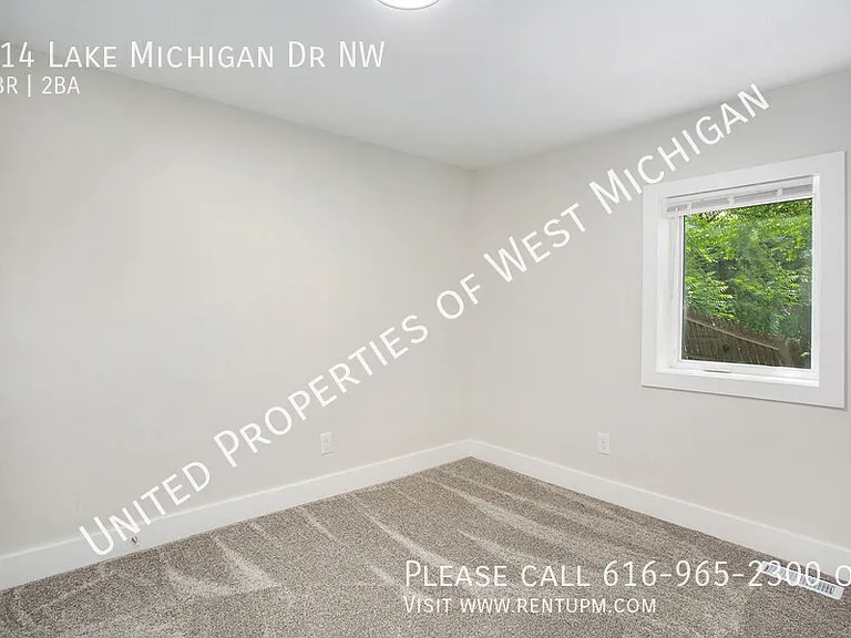 614 Lake Michigan Dr NW — Photo 7