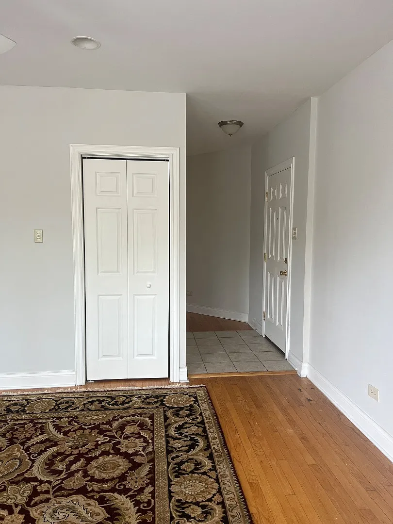 8056 S Luella Ave - 8058 2nd floor — Photo 1