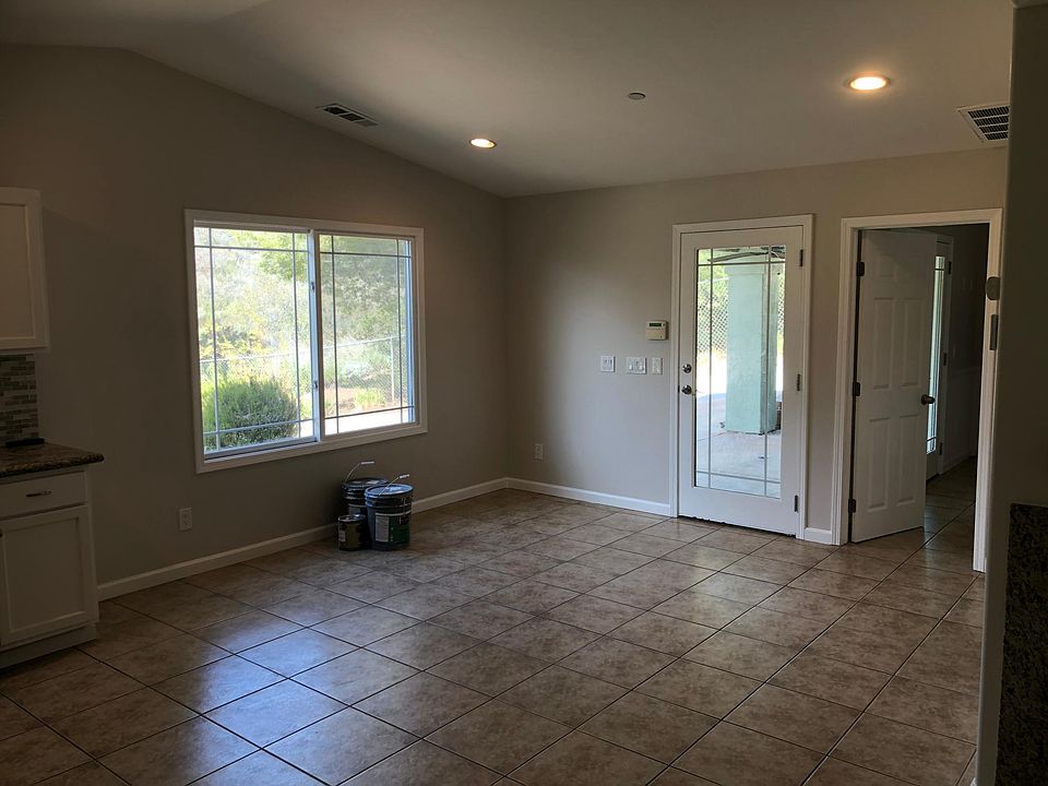 1st image of 17079 Iron Mountain Dr