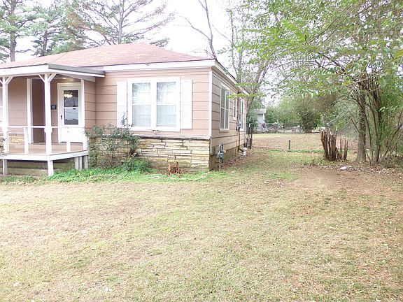 5th image of 304 Carlton Dr