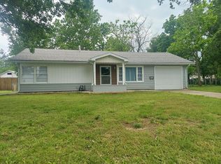 1015 E 4th St, Cherryvale, KS 67335