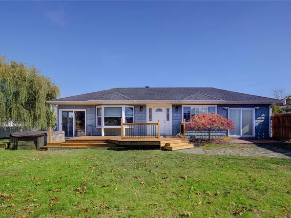 33 Sherbrook Court, Shirley, NY 11967