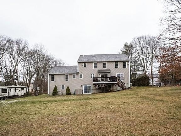 5th image of 3 Marilyn Brooke Ln