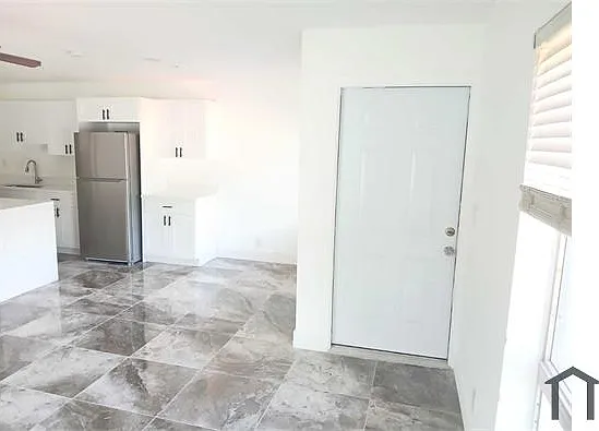 812 SW 13th St — Photo 11