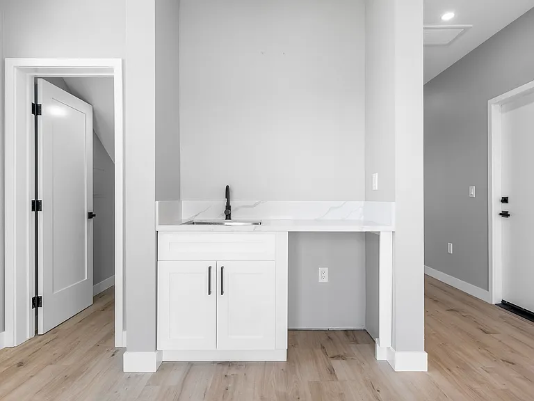 182 S 66th St — Photo 12