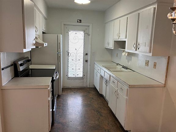 5th image of 1833 S Monroe #19