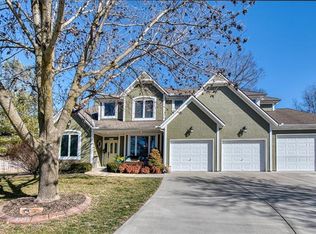 1321 SW Surrey Trce, Lees Summit, MO 64081