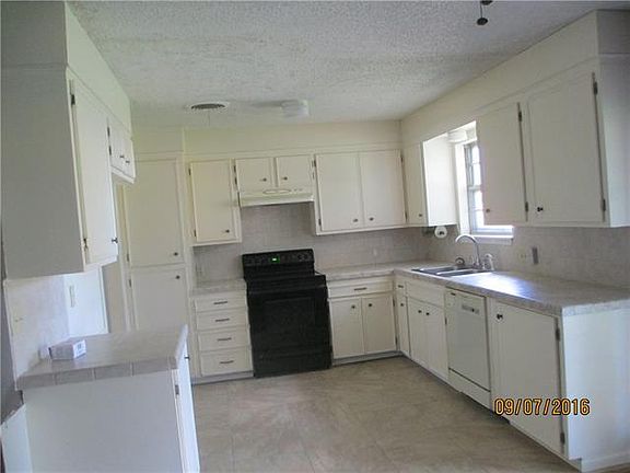 5th image of 1517 S Willis St