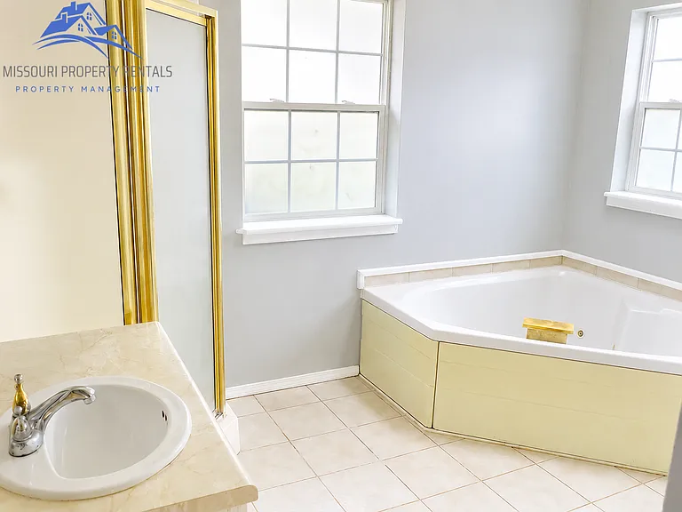216 Spring Meadows Pkwy — Photo 9