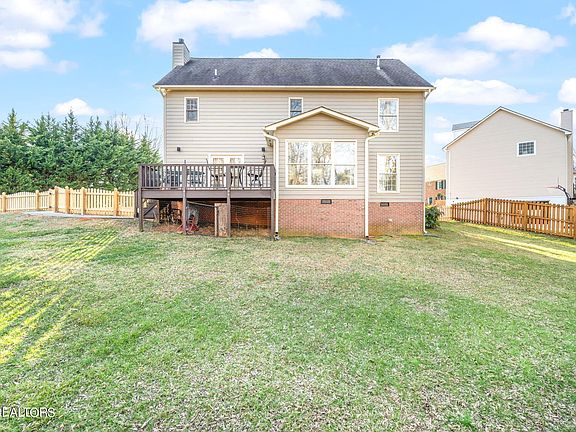 5th image of 706 Concord Farms Ln
