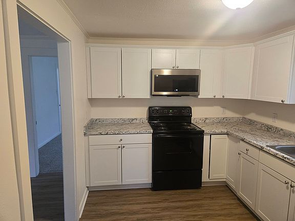2nd image of 202 W Peachtree St