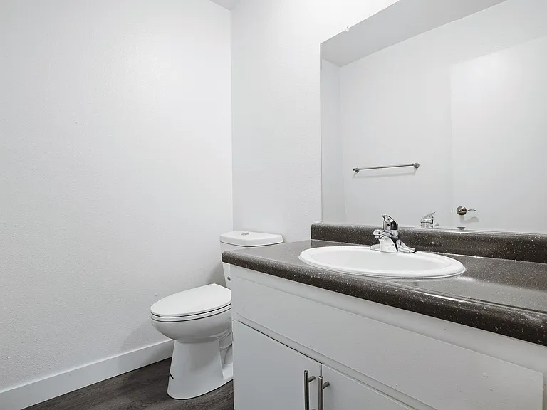 Oak Park Townhomes — Photo 23