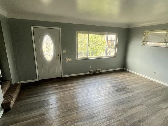 3rd image of 1543 Southridge Ln
