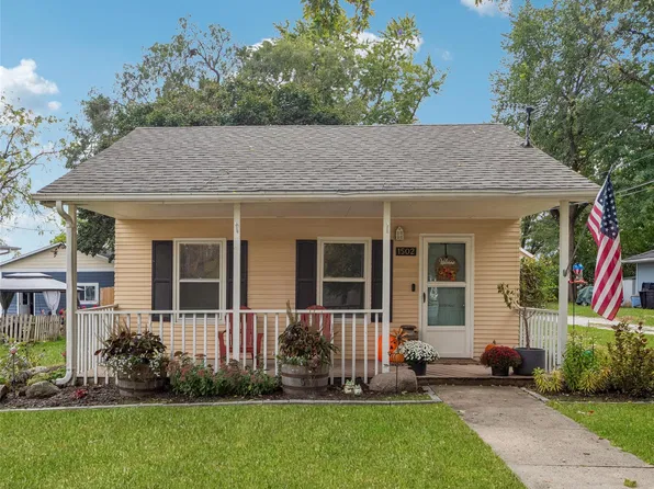 1502 Vine St, Dallas Center, IA 50063